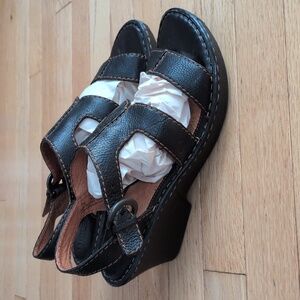 Born Leather Wedge Strap Sandals Size 10
